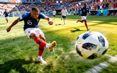 法国球星姆巴佩在世界杯决赛中进球的经典瞬间